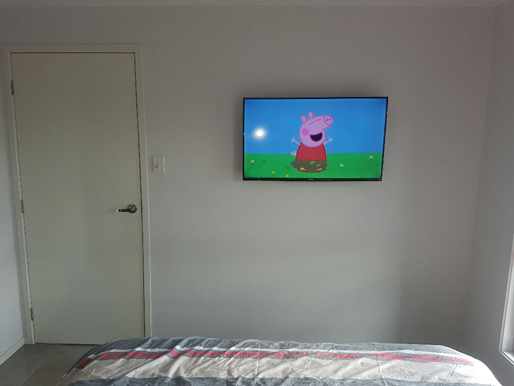 coomera tv wall mounted