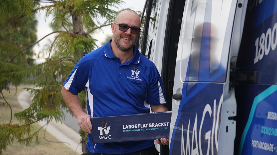 Vaughan with tv magic brackets